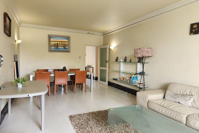 2 Bed, 2 Bath Apartment in Sandown with 24/7 Security and Garden Views. To Rent.