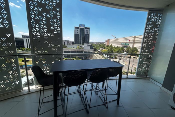 To Rent: Apartment in Jukskei View with 2 Bedrooms, Gym, and Restaurant Access.