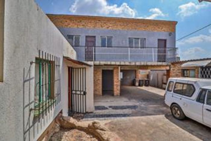 For Sale: House in Regents Park with dual units and business rights.