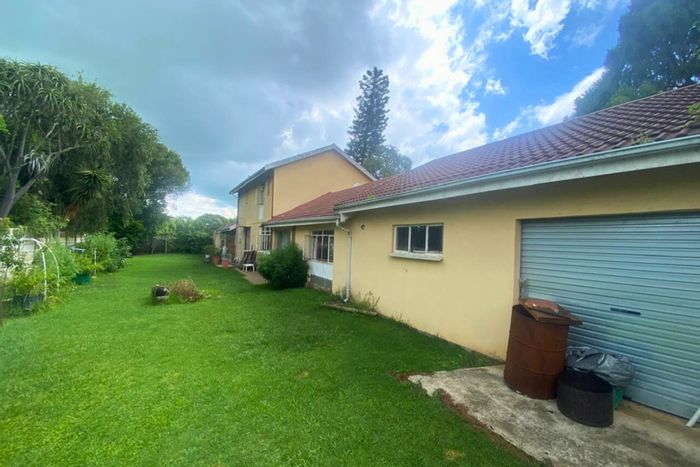 For Sale: 3-bedroom house in Vryheid Central with pool and bachelor flat.