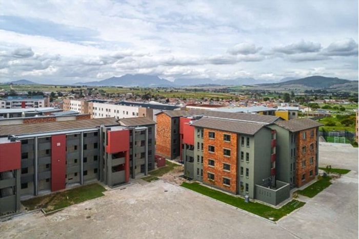 2-Bedroom Apartment To Rent in Scottsdene with secure access and ample parking.