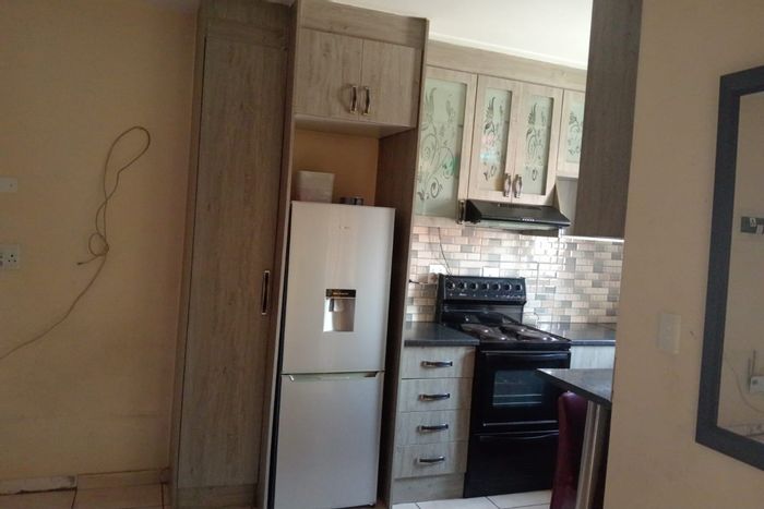 2-Bedroom Apartment in Fleurhof For Sale - Close to Amenities and Main Roads