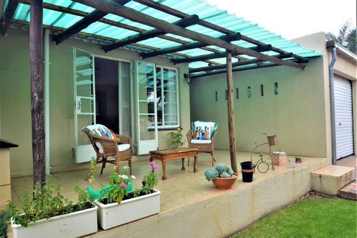 Bromhof House For Sale: 2 beds, 2 baths, garden, garage, near amenities.