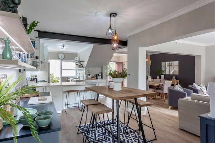 Bryanston Townhouse For Sale: Gated community, pool, garden, and gourmet kitchen.