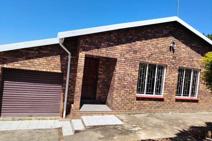 For Sale: House in Orient Heights with 3 bedrooms, garage, and scenic views.