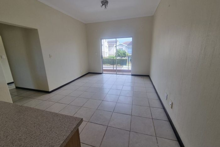 Beacon Bay Apartment For Sale: 3 beds, pool, balcony, 24h security, parking.