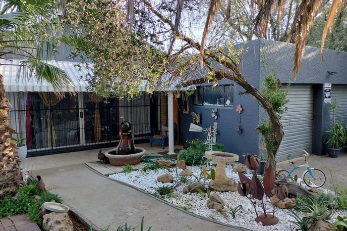 For Sale: House in Jim Fouchepark with pool, open-plan kitchen, and investment potential.