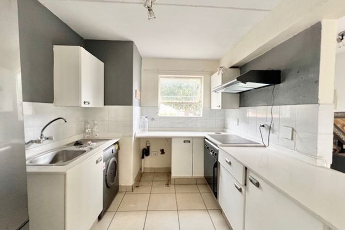 2-Bedroom Apartment To Rent in Sandown with patio, 24-hour security, and parking.
