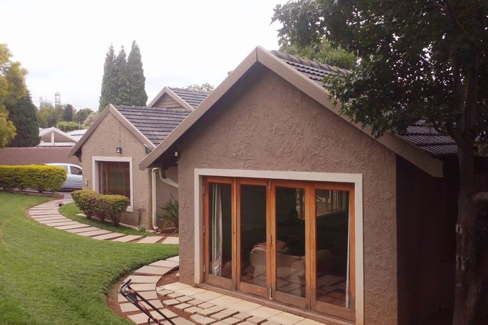 For Sale: Spacious Parkmore house with pool, flatlet, and ample parking.