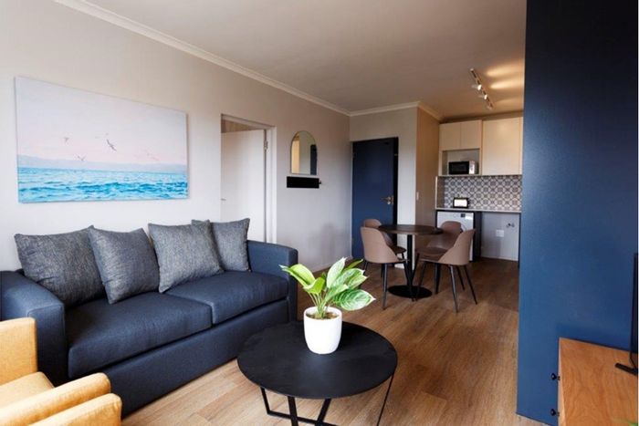 Waves Edge Apartment To Rent: 2 Bedrooms, WiFi, Beach Proximity, Parking Included.
