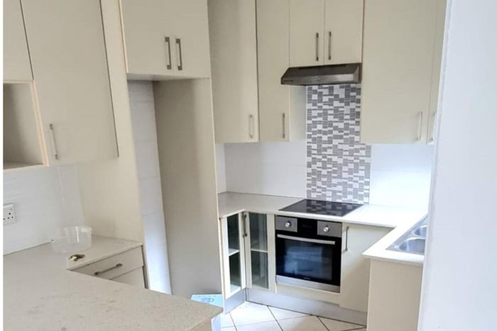 Abbotsford Townhouse To Rent: 2 Beds, 2 Baths, Pet Friendly, Garage.