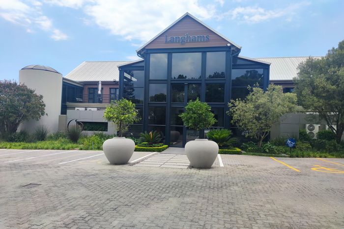 Fourways Office To Rent: Affordable workspace with parking, aircon, and boardroom access.