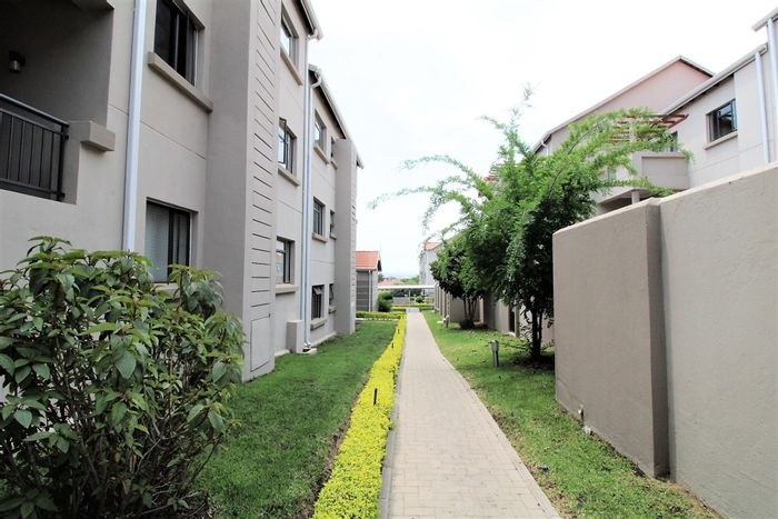 Broadacres Apartment For Sale: 2 beds, pool, clubhouse, Airbnb potential, secure access.