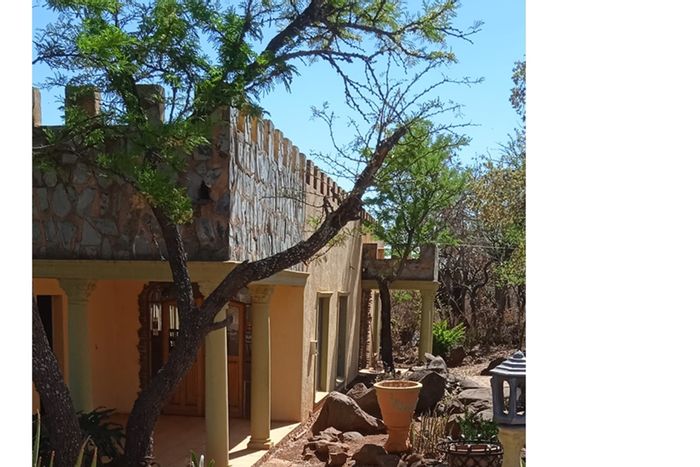 For Sale: Guest House in Mashishing with 28 rooms, pool, and gardens.