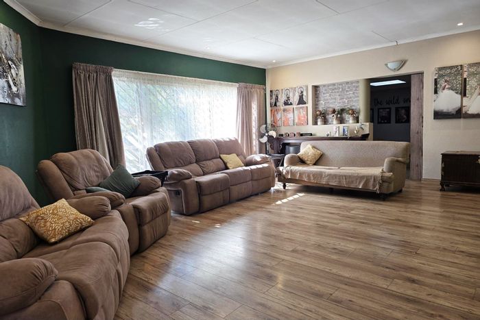 Allen Grove House For Sale: 3 Bedrooms, Pool, Solar System, Entertainment Area.