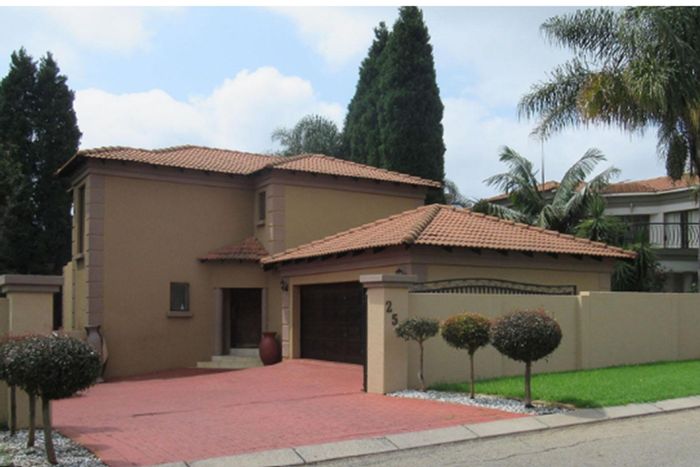 For Sale: Willowbrook House with 3 Bedrooms, Pool, Garage, and Secure Estate Living.