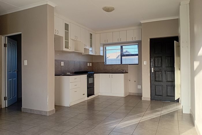 3-Bedroom House To Rent in Kidds Beach with 24/7 Security and Private Patio.