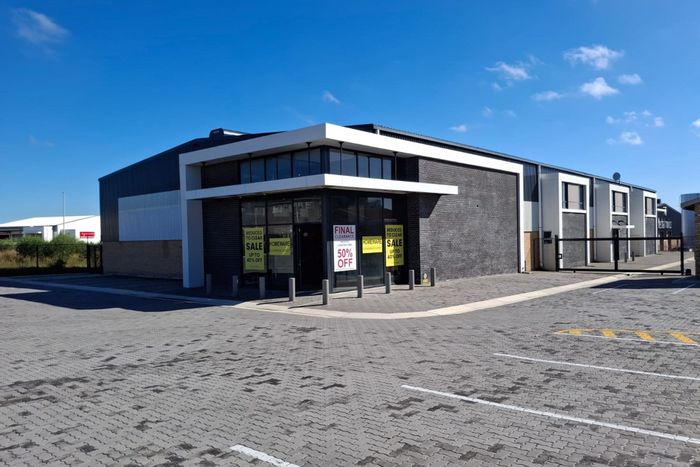 Industrial property in Fairview to rent: 1,550m2 with retail, warehouse, office space.