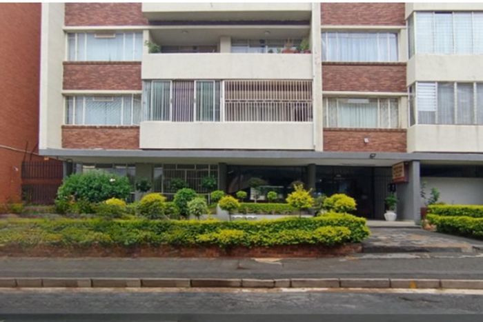 For Sale: 3-Bedroom Apartment in Killarney with Balcony, Security, and Parking.