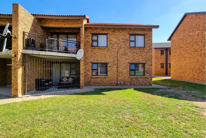 For Sale: 3-Bedroom Apartment in Witfield with Security, Fibre Internet, and Parking.