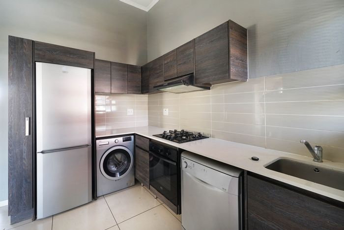 For Sale: Apartment in Fourways with gym, pool, clubhouse, and restaurant access.