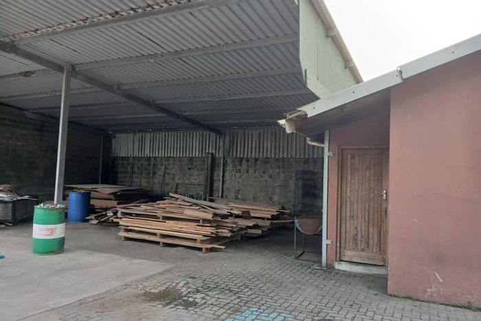 Retail property for sale in Richards Bay Central, features high roof and easy access.