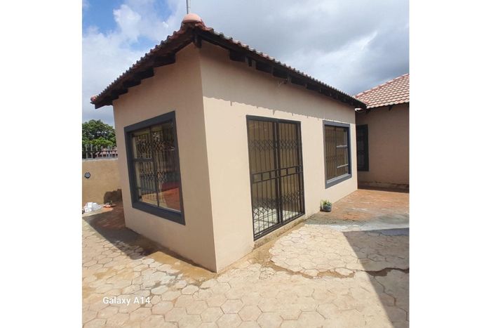 1-Bedroom Apartment To Rent in Temba Central, close to amenities and transport.