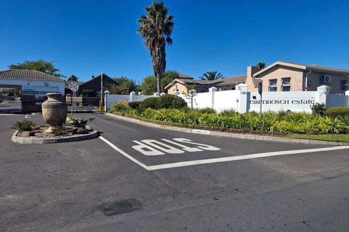 Eikenbosch Townhouse To Rent: 3 Bedrooms, 1.5 Bathrooms, Secure Parking, Spacious Layout.