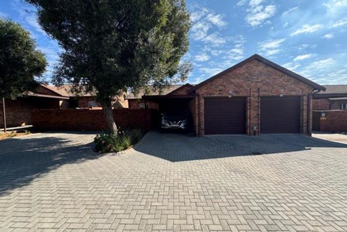 2 Bed, 2 Bath Townhouse To Rent in Noordwyk with private garden and security.