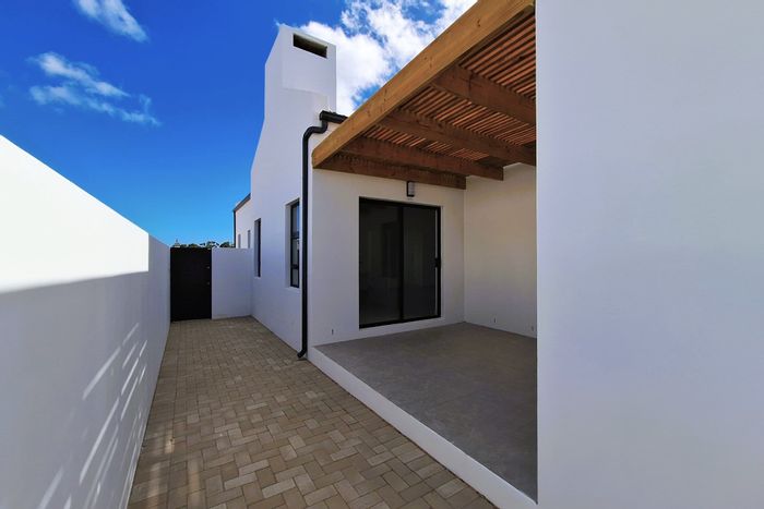 For Sale: House in Shelley Point with golf access, security, and coastal lifestyle.