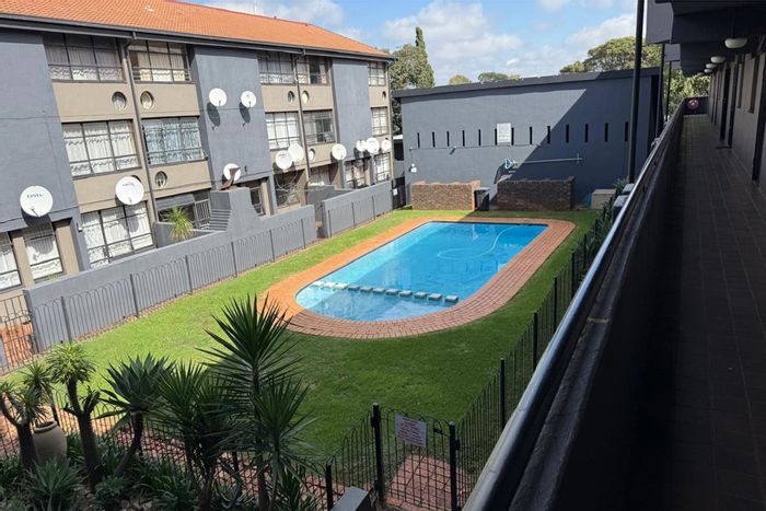 Valhalla Townhouse For Sale: 2 Bedrooms, Pool, Balcony, Secure Parking.