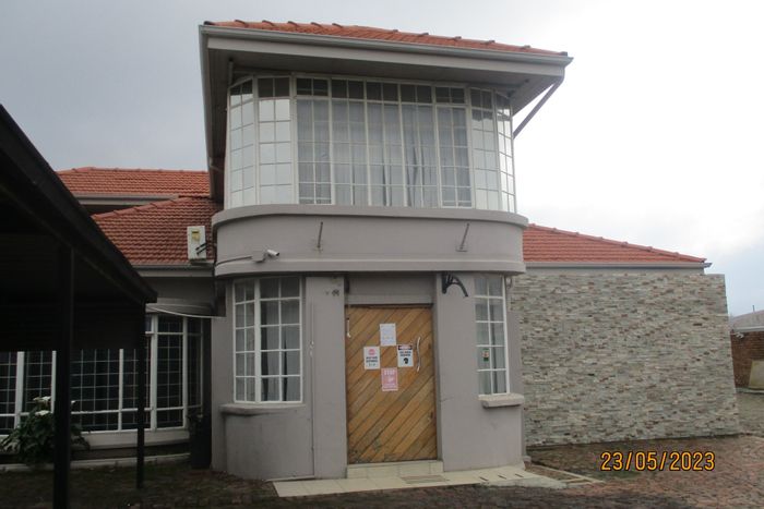 Industrial property for sale in Benoni Central with ample space and strategic location.