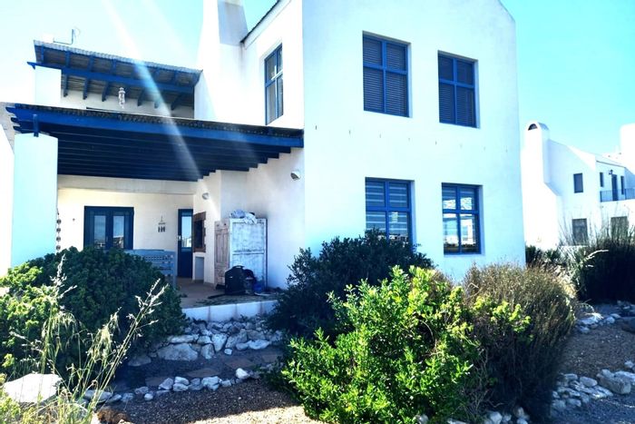 House To Rent in Blue Lagoon: 4 bedrooms, garage, study nook, secure estate.