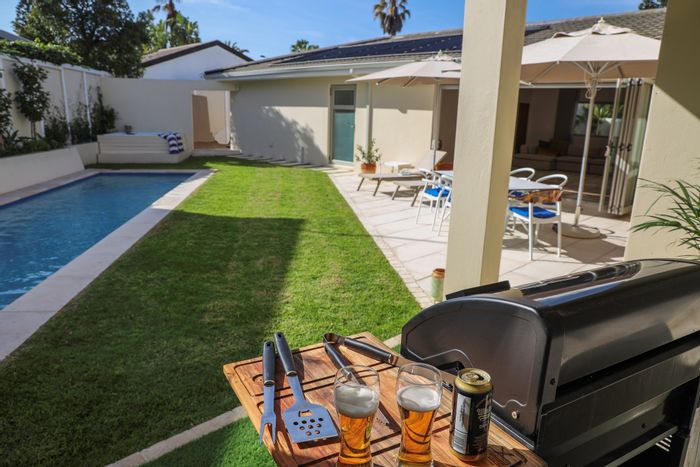 Flamingo Vlei House To Rent: 3 bedrooms, pool, yoga studio, double garage.