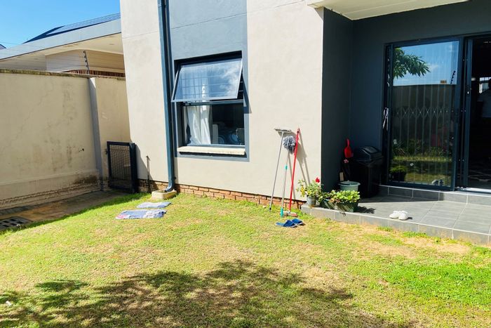 2-Bedroom Apartment To Rent in Athlone Park with garden, security, and convenience.