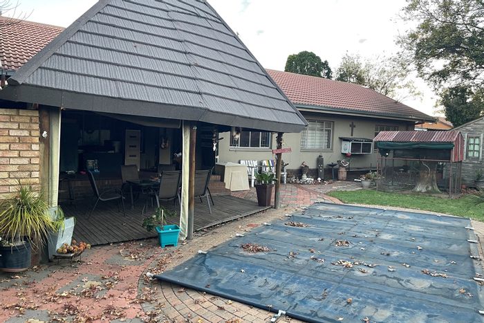 House for Sale in Kriel Central: 4 beds, secure garden, ample parking, entertainment area.