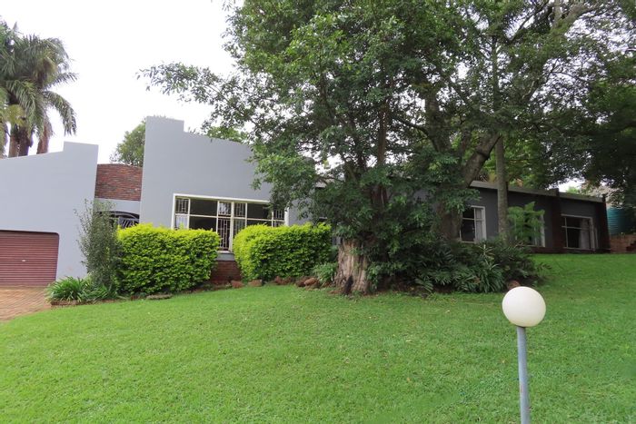 5-Bedroom House For Sale in Louis Trichardt Central with Pool and Spacious Garden.