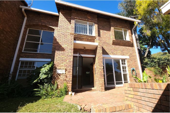 Zwartkop Townhouse For Sale: Spacious 3-bed duplex with garage, near amenities.