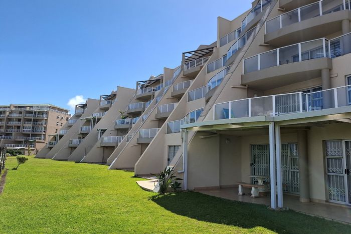 2-Bedroom Apartment To Rent in Ramsgate with Pool, Tennis Court, and Balcony.