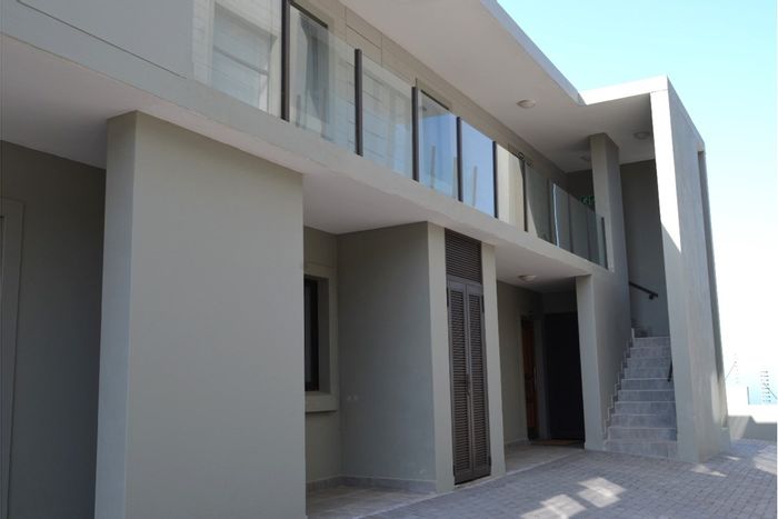 For Sale: Da Nova Apartment with garage, indoor braai, near hospitals and amenities.