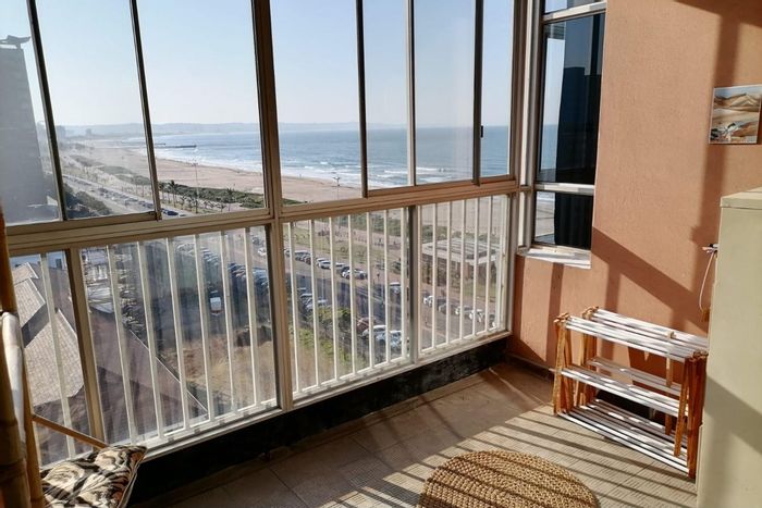 South Beach Apartment To Rent: 1BR, sea views, security, parking, close to amenities.