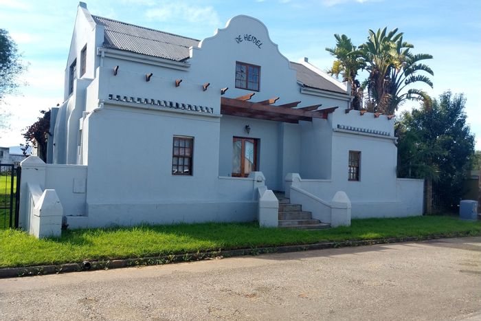 Heidelberg Central House For Sale: Spacious home with flatlets, garden, and entertainment area.