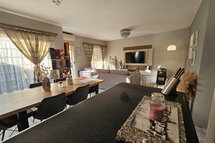 Celtisdal Townhouse For Sale: 3 beds, inverter, private patio, pet-friendly living.