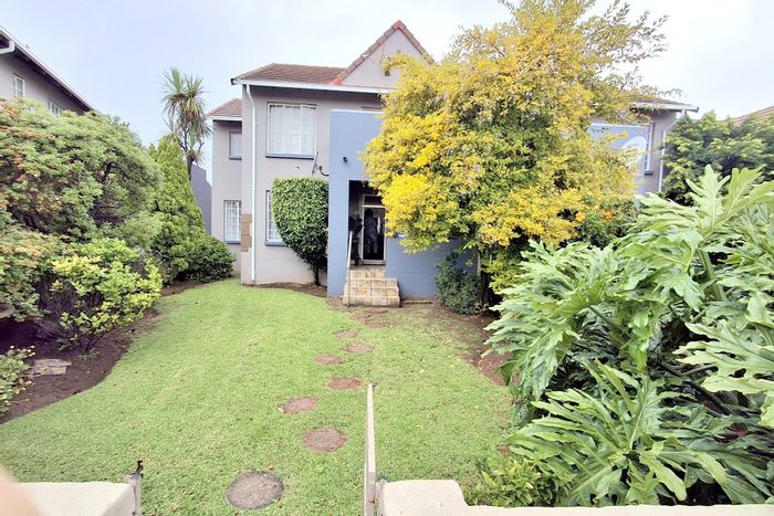 Eden Glen Townhouse For Sale: 2 beds, garden, pool, security, and play area.
