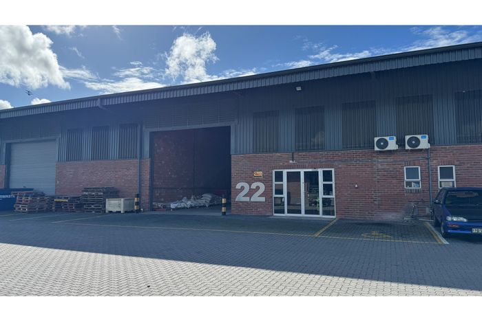 Industrial Warehouse To Rent in Greenbushes: 507m2, secure park, solar backup.