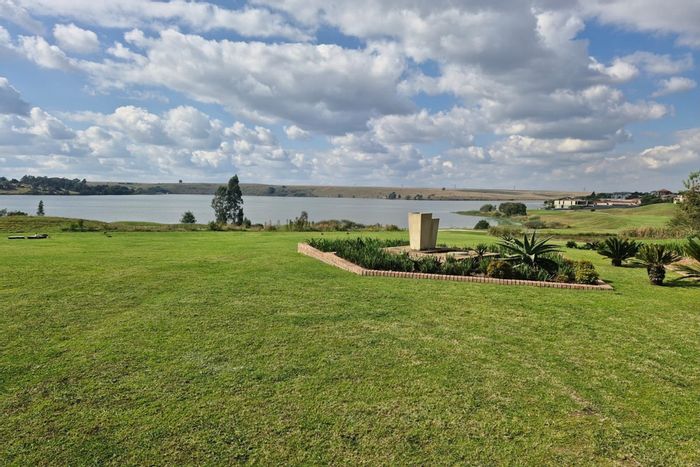 1-Bedroom Apartment to Rent in Bankenveld with private entrance, garage, and garden.
