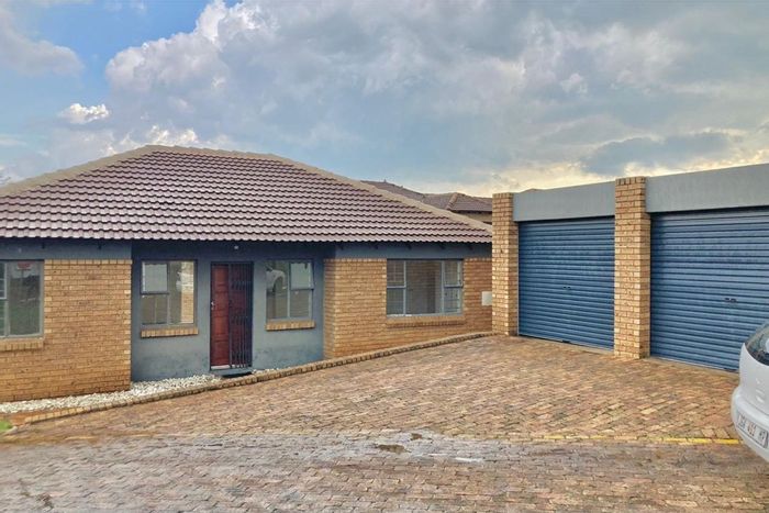 3-Bedroom Townhouse for Sale in Halfway Gardens with Garden and 24-Hour Security.