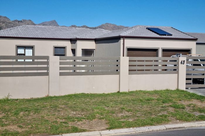 For Sale: House in Stilbaai Wes with double garage, solar panels, and fibre internet.