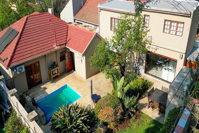 Parkhurst House For Sale: 4 beds, heated pool, double-story cottage, secure parking.