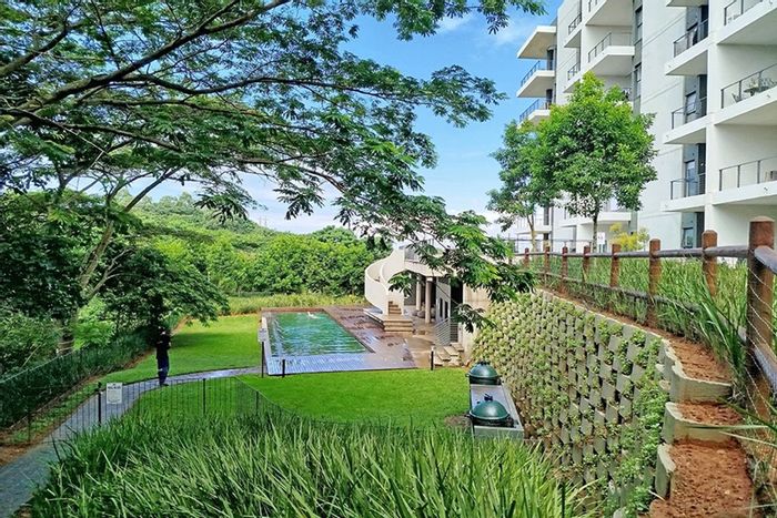 For Sale: Apartment in Seaward Estates with pool, security, and parking.